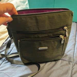 Baggallini Modern Pocket Crossbody